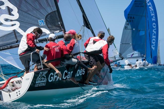 Competitive start of the Gill Commodore’s Cup © Laurens Morel